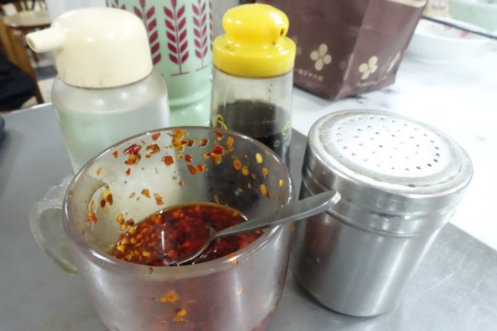 【食記】台南中西區。民生路海安路口無名藍招牌意麵