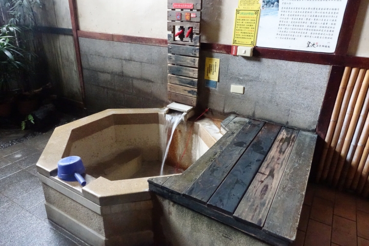 【食記/泉記】台北北投陽明山皇池溫泉御膳館。半露天湯屋泡湯好舒服 推薦一定要點好吃的砂鍋粥