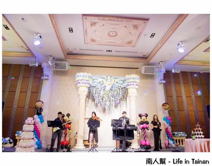 【台南永康-宴客】訂婚|結婚|挑高七米空間|證婚亭|無樑柱設計|舞台燈光秀|多樣宴會廳~情定婚宴城堡