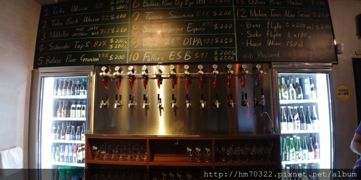 『桃園美食』- 桃園新埔七街．Hop In Taproom / 藝文特區 / Craft Beer / Sake / 精釀啤酒