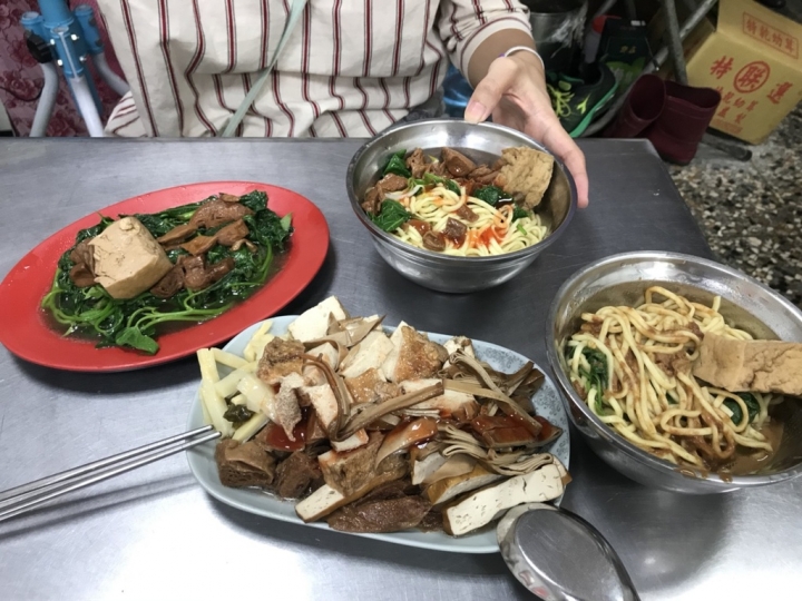 【美食。食記】彰化 中正路 豆香實在 老店味濃 三民素食