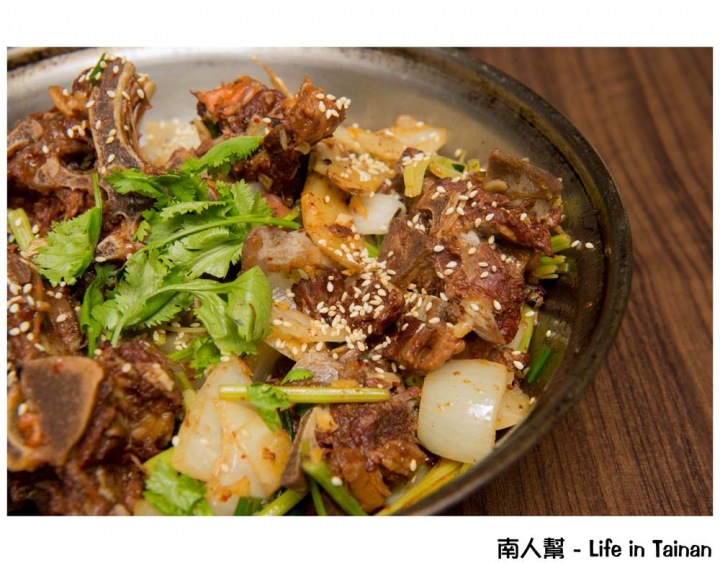 【台南東區-美食】聚餐｜家庭吃飯｜平日午餐限定羊蠍子個人版｜道地北方徐州菜 ~ 大翟門地鍋雞
