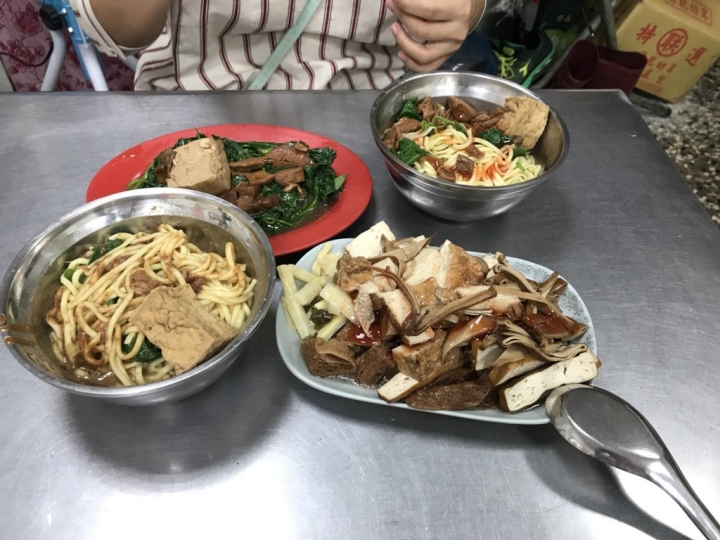 【美食。食記】彰化 中正路 豆香實在 老店味濃 三民素食