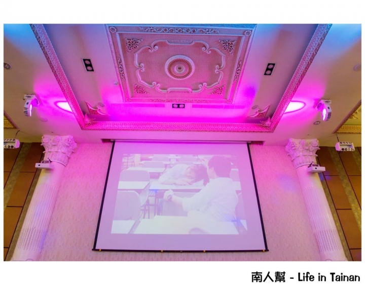 【台南永康-宴客】訂婚|結婚|挑高七米空間|證婚亭|無樑柱設計|舞台燈光秀|多樣宴會廳~情定婚宴城堡