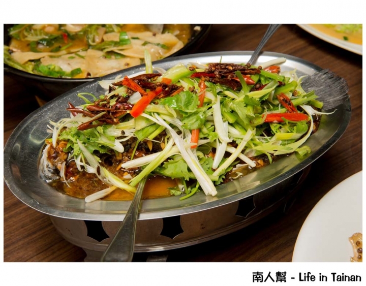 【台南東區-美食】聚餐｜家庭吃飯｜平日午餐限定羊蠍子個人版｜道地北方徐州菜 ~ 大翟門地鍋雞