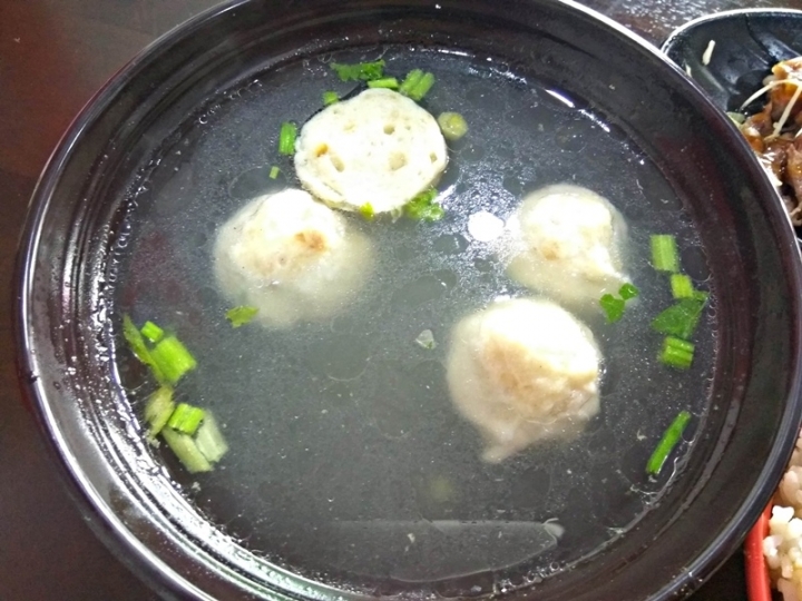 苗栗頭份尚順~老媽子麵店~新開幕不久~全家便利店隔壁~尚順區超平價麵店~經濟實惠好口味的小吃店