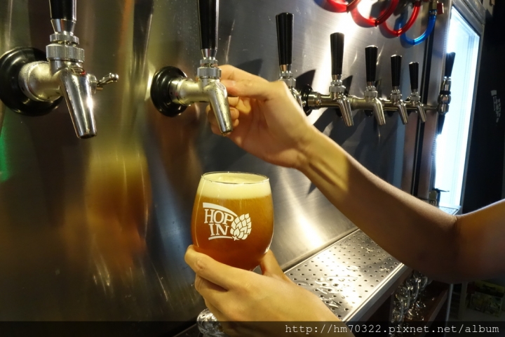 『桃園美食』- 桃園新埔七街．Hop In Taproom / 藝文特區 / Craft Beer / Sake / 精釀啤酒