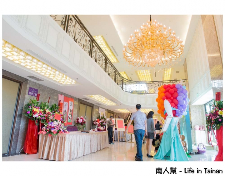 【台南永康-宴客】訂婚|結婚|挑高七米空間|證婚亭|無樑柱設計|舞台燈光秀|多樣宴會廳~情定婚宴城堡