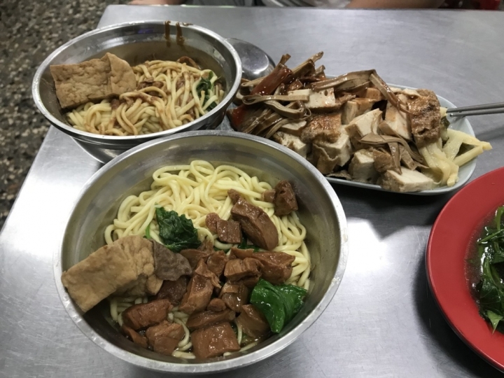 【美食。食記】彰化 中正路 豆香實在 老店味濃 三民素食