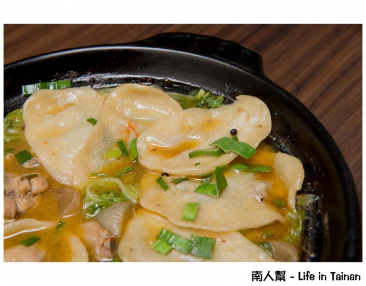 【台南東區-美食】聚餐｜家庭吃飯｜平日午餐限定羊蠍子個人版｜道地北方徐州菜 ~ 大翟門地鍋雞