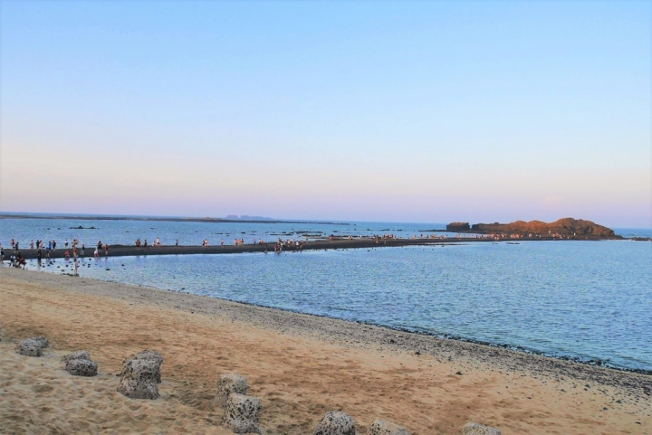 【澎湖馬公 | 景點】感受連大海也為你退讓的奇景☞奎壁山摩西分海