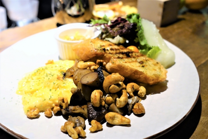 ＜活動＞令人微醺的早午餐~333 Restaurant & Bar