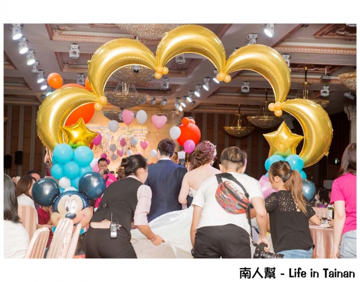 【台南永康-宴客】訂婚|結婚|挑高七米空間|證婚亭|無樑柱設計|舞台燈光秀|多樣宴會廳~情定婚宴城堡