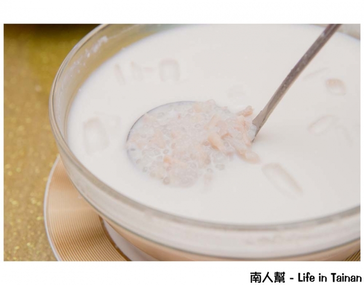 【台南永康-宴客】訂婚|結婚|挑高七米空間|證婚亭|無樑柱設計|舞台燈光秀|多樣宴會廳~情定婚宴城堡