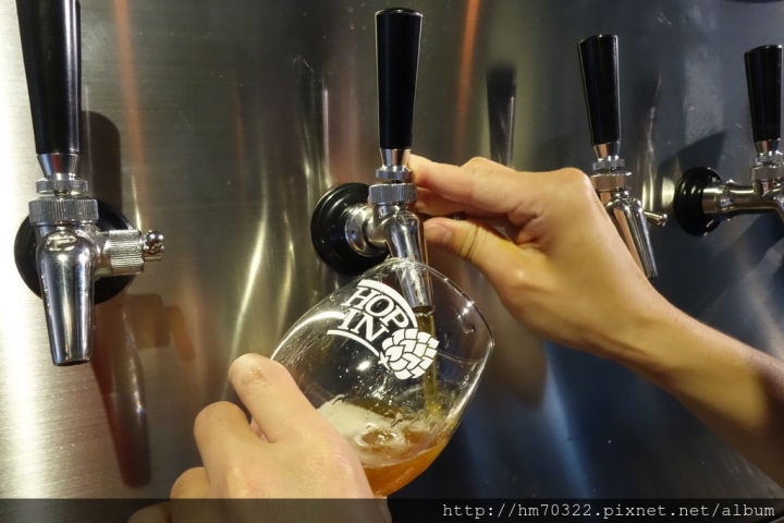 『桃園美食』- 桃園新埔七街．Hop In Taproom / 藝文特區 / Craft Beer / Sake / 精釀啤酒