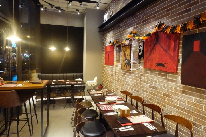 【食記】捷運台北車站/京站Qsquare。巷貓Alleycat's 手工窯烤披薩-京站店