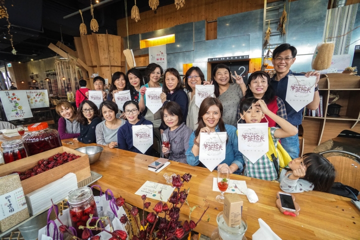 臺中午茶拾光 | 包心菜實驗廚房Cabbage Cooking Lab 反璞歸真小學堂 跟著尋味獵人Lisa一起手作DIY 甘酒玫瑰洛神花果醬