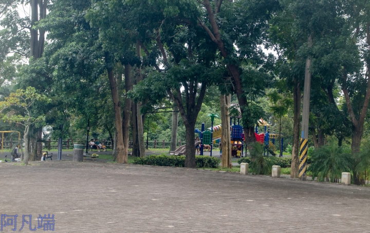 高雄~旗山區鼓山公園風華再現+旗山老街小小兵大進擊