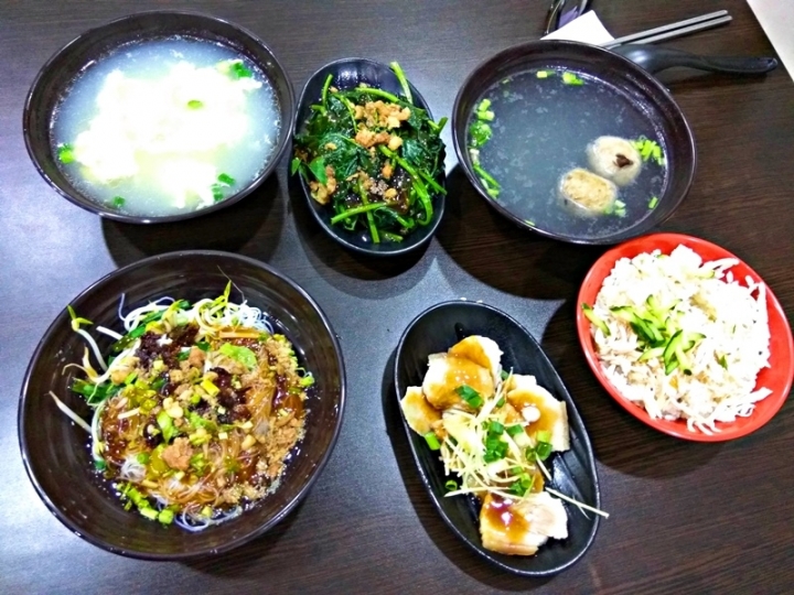 苗栗頭份尚順~老媽子麵店~新開幕不久~全家便利店隔壁~尚順區超平價麵店~經濟實惠好口味的小吃店