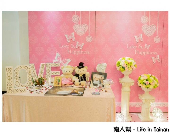 【台南永康-宴客】訂婚|結婚|挑高七米空間|證婚亭|無樑柱設計|舞台燈光秀|多樣宴會廳~情定婚宴城堡