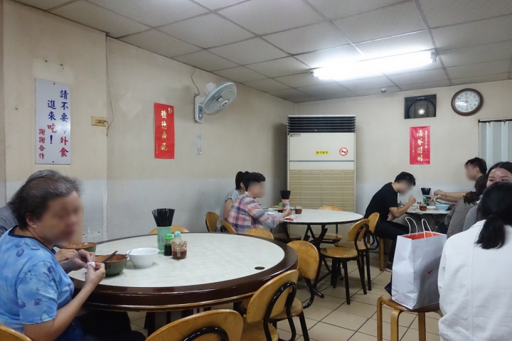 【食記】台南中西區。民生路海安路口無名藍招牌意麵