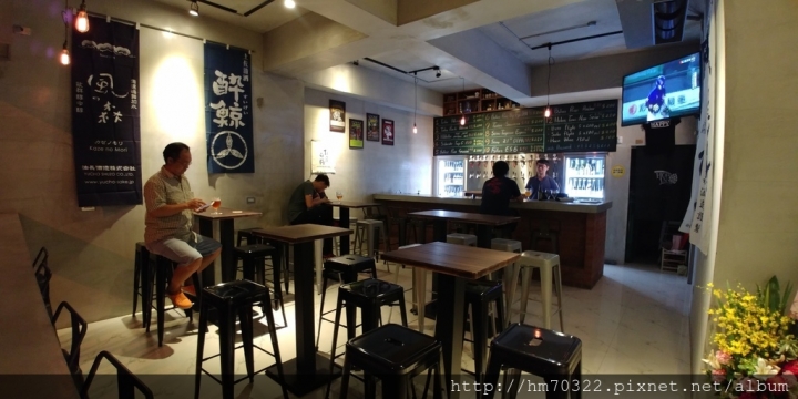 『桃園美食』- 桃園新埔七街．Hop In Taproom / 藝文特區 / Craft Beer / Sake / 精釀啤酒