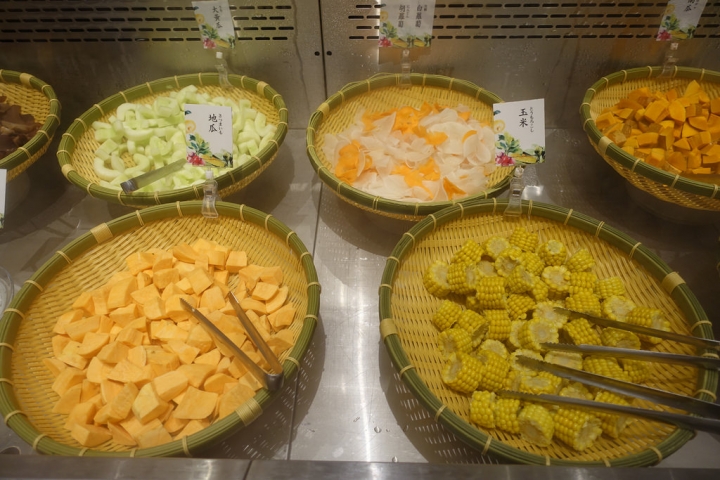 【食記】高雄大魯閣草衙道。涮乃葉日式涮涮鍋吃到飽~多種蔬菜好健康