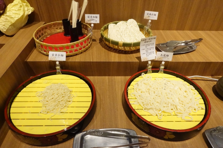 【食記】高雄大魯閣草衙道。涮乃葉日式涮涮鍋吃到飽~多種蔬菜好健康
