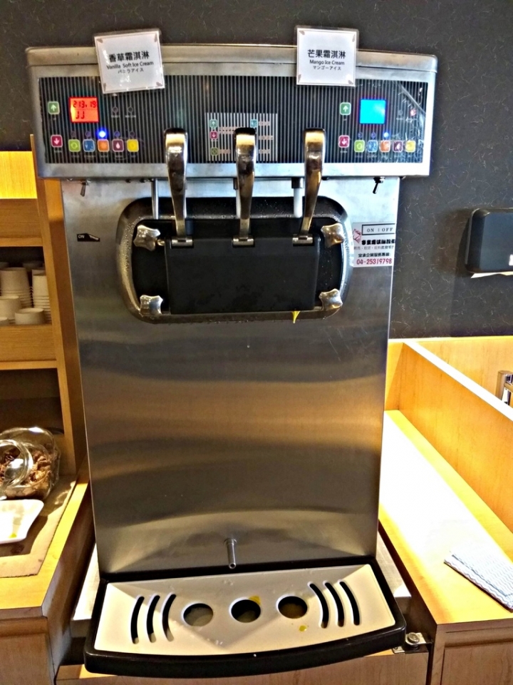 新竹火車站晶品城SHABUSATO涮鍋里日式涮涮鍋~火鍋吃到飽~訴求和牛+嚴選蔬菜~