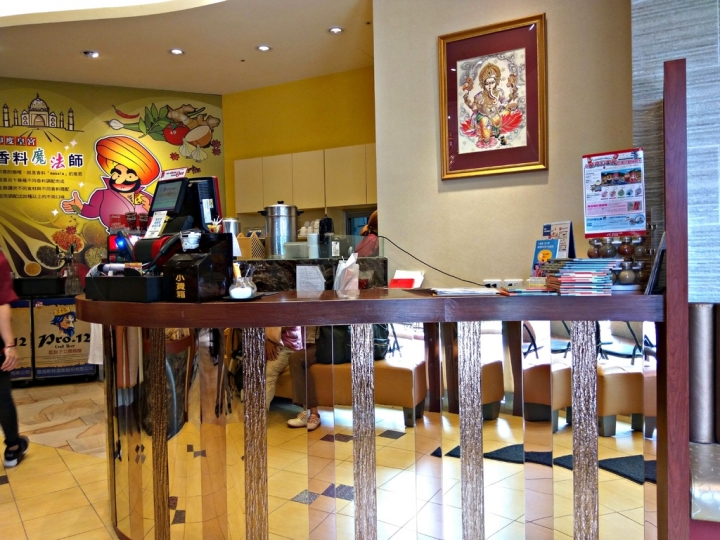 高雄市[印度料理]印度皇宮-大魯閣草衙道店-異國料理~印度咖哩+烤餅+香料奶茶~~