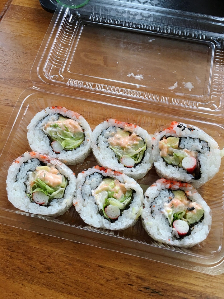 【分享】台中知名平價高CP值生魚片/壽司專賣店「阿裕壽司」