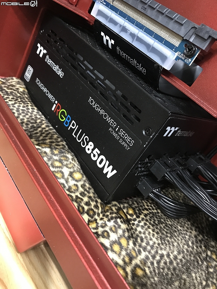 【機殼改裝】閃瞎你的眼，夜店改裝風格 LUXY 71