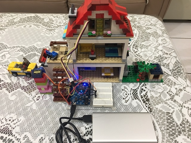 LEGO x Arduino 簡陋的小豪宅