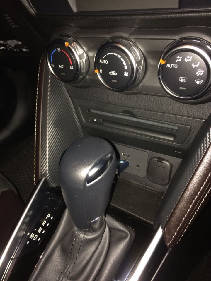 mazda2 不專業開箱