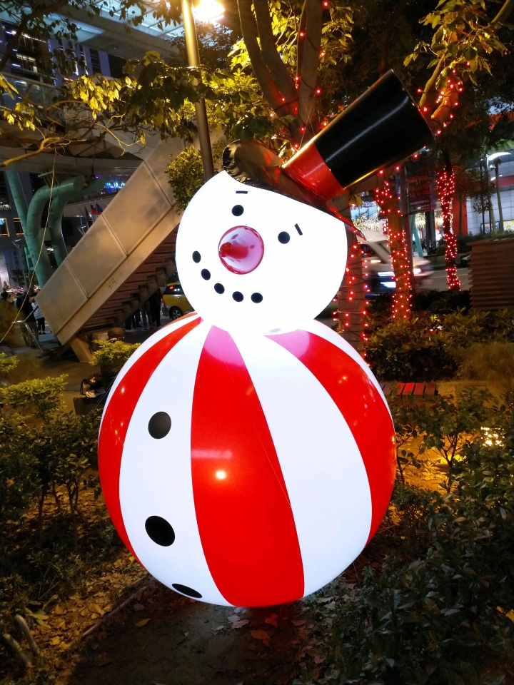 NOKIA 8 信義商圈 耶誕巡禮（圖多）