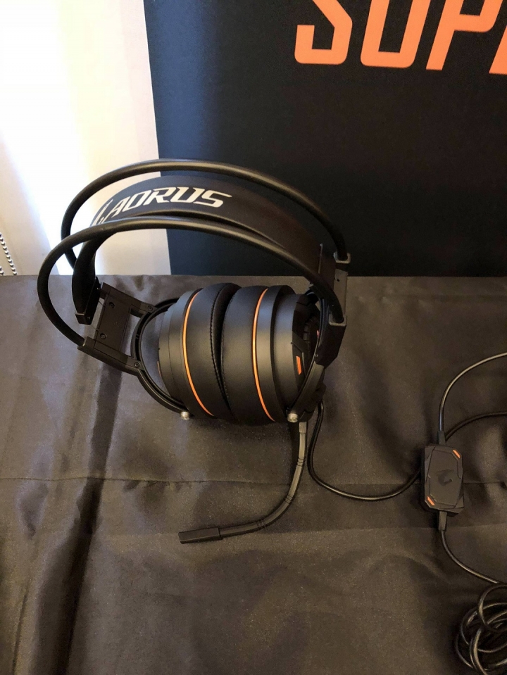技嘉AORUS X9電競新霸主:目空一切，輾壓眾遊戲『X9 生而為王 電競筆電玩家體驗會 』