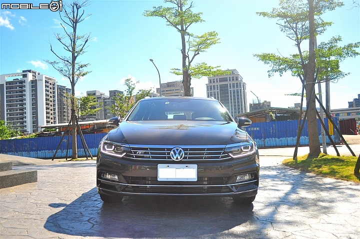 [AJ開箱]- 風雨過後，曙光乍現- Volkswagen  Passat  Variant  380TSI   R-Line  Performance
