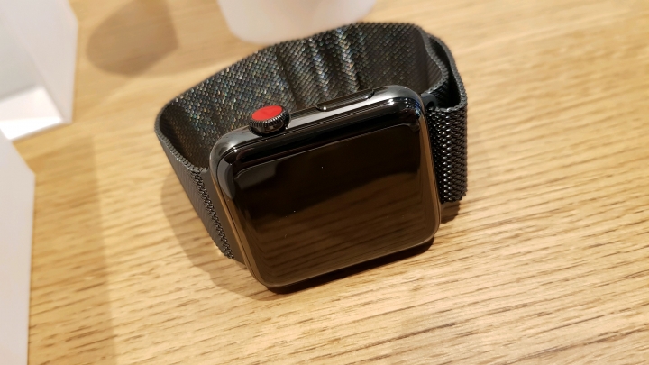 Apple Watch 3 LTE 黑色不鏽鋼版本 (日本購入＋開箱)