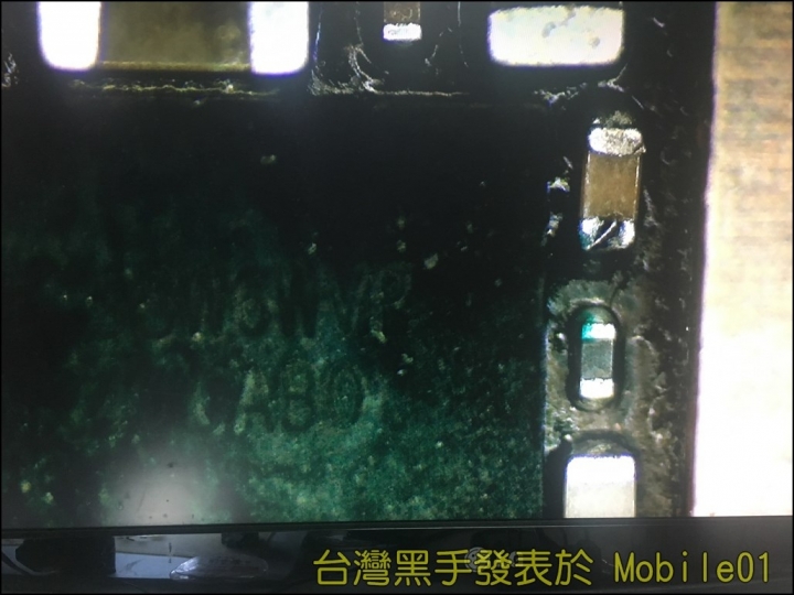彎彎 iPhone 7 鬼知道它經歷了什麼維修...《圖多不喜勿入》