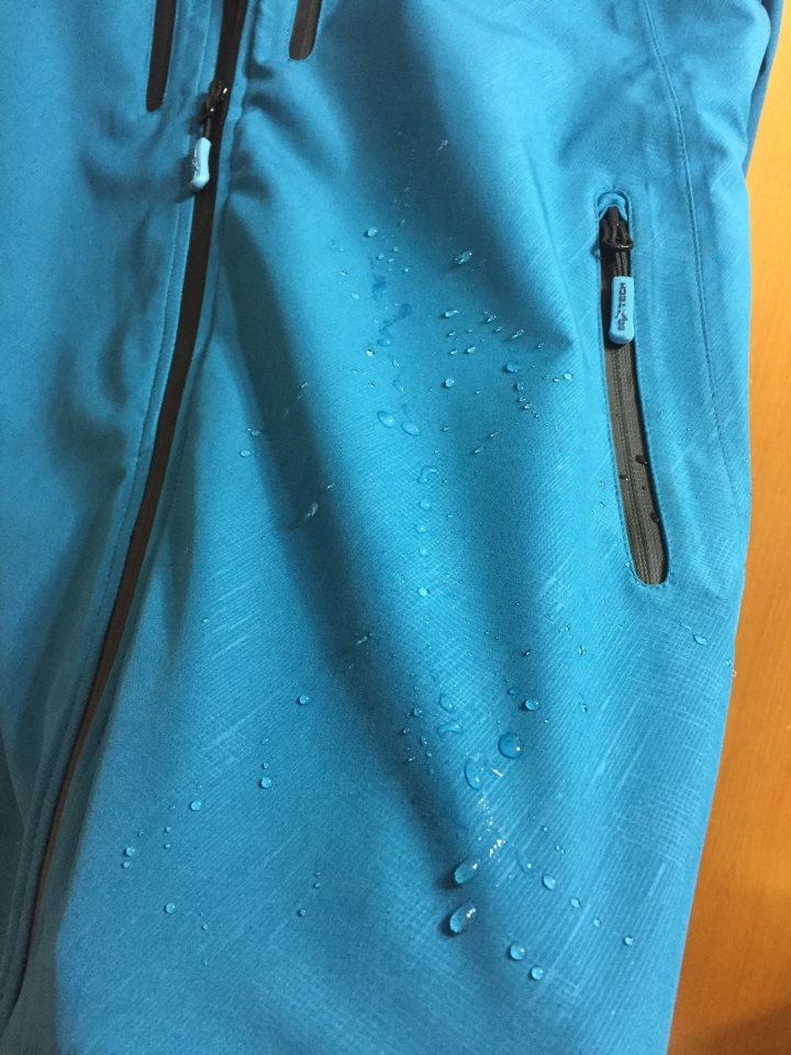 [開箱]台灣品牌的機能型外套 衣格服飾 CS-2 RAINSTORM防水外套/ UV-2高效保暖外套 加碼WG-2手套