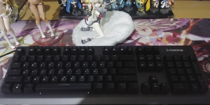 很抱歉不是色色的飾板 只是個K65MS 銀軸開箱