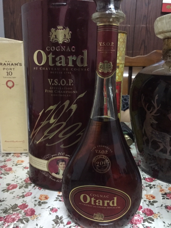 從家中翻出一堆酒  懇請各位大概幫忙估個價 謝謝
