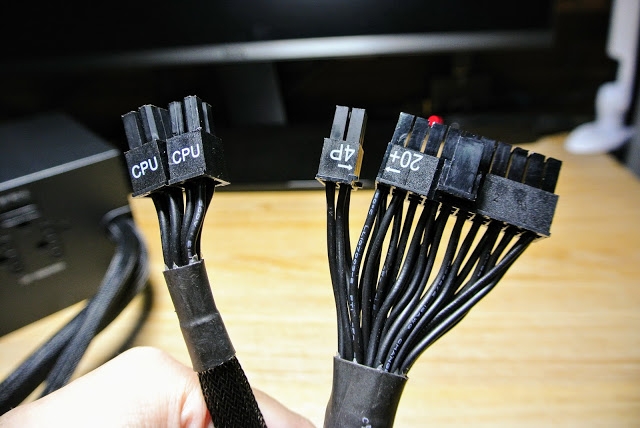 酷碼 MasterWatt 550 半模組化銅牌電源 輕開箱~