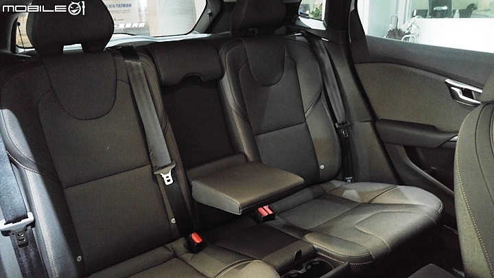VOLVO V40 CC試駕體驗心得-VOLVO安全不分等級，試在必行試駕活動