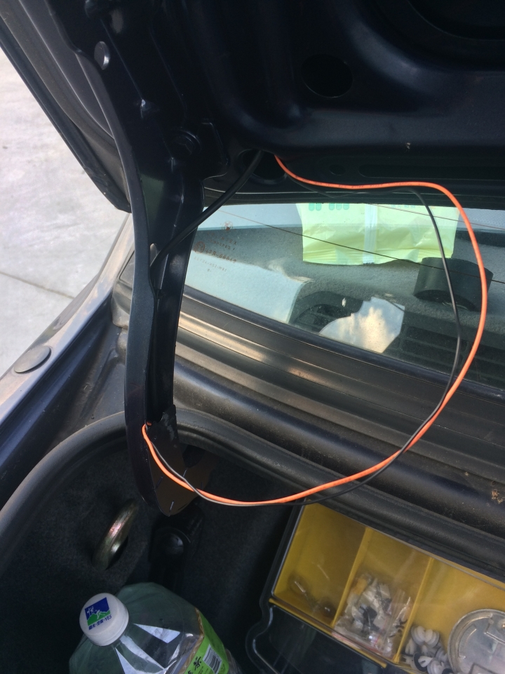 [DIYer] E30 後車廂LED燈條