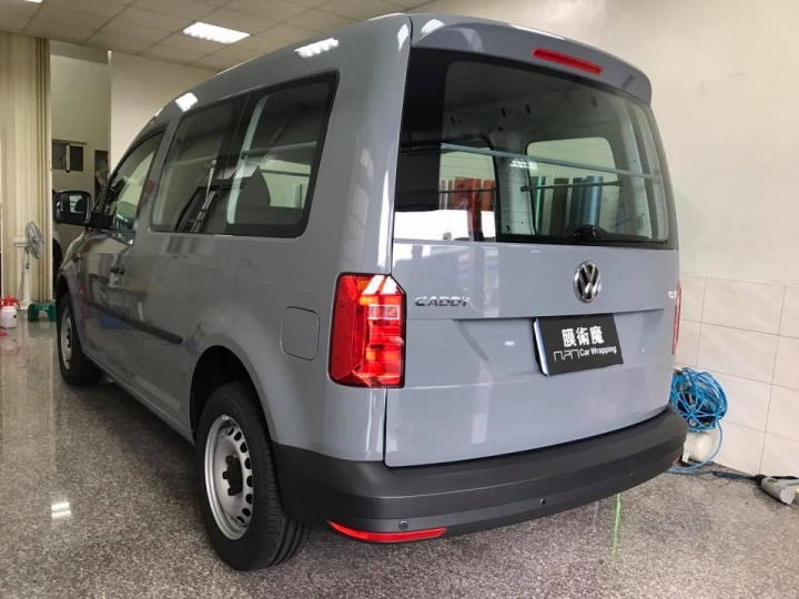新開箱caddy van...