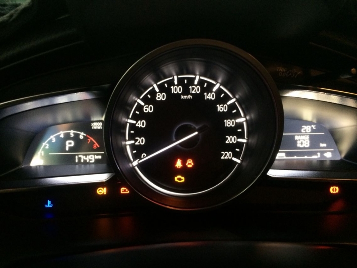 mazda2 不專業開箱