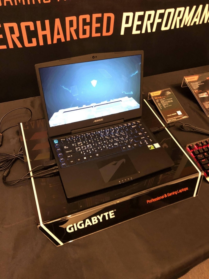 技嘉AORUS X9電競新霸主:目空一切，輾壓眾遊戲『X9 生而為王 電競筆電玩家體驗會 』