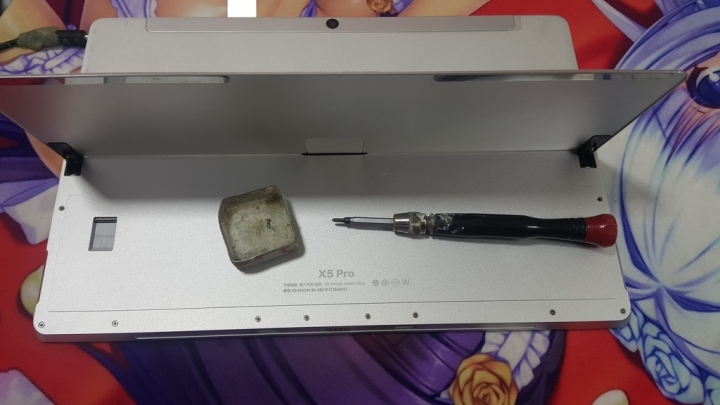 [開箱][拆禮物日]3526人民幣的大陸台電teclast X5 Pro +拆機改散熱