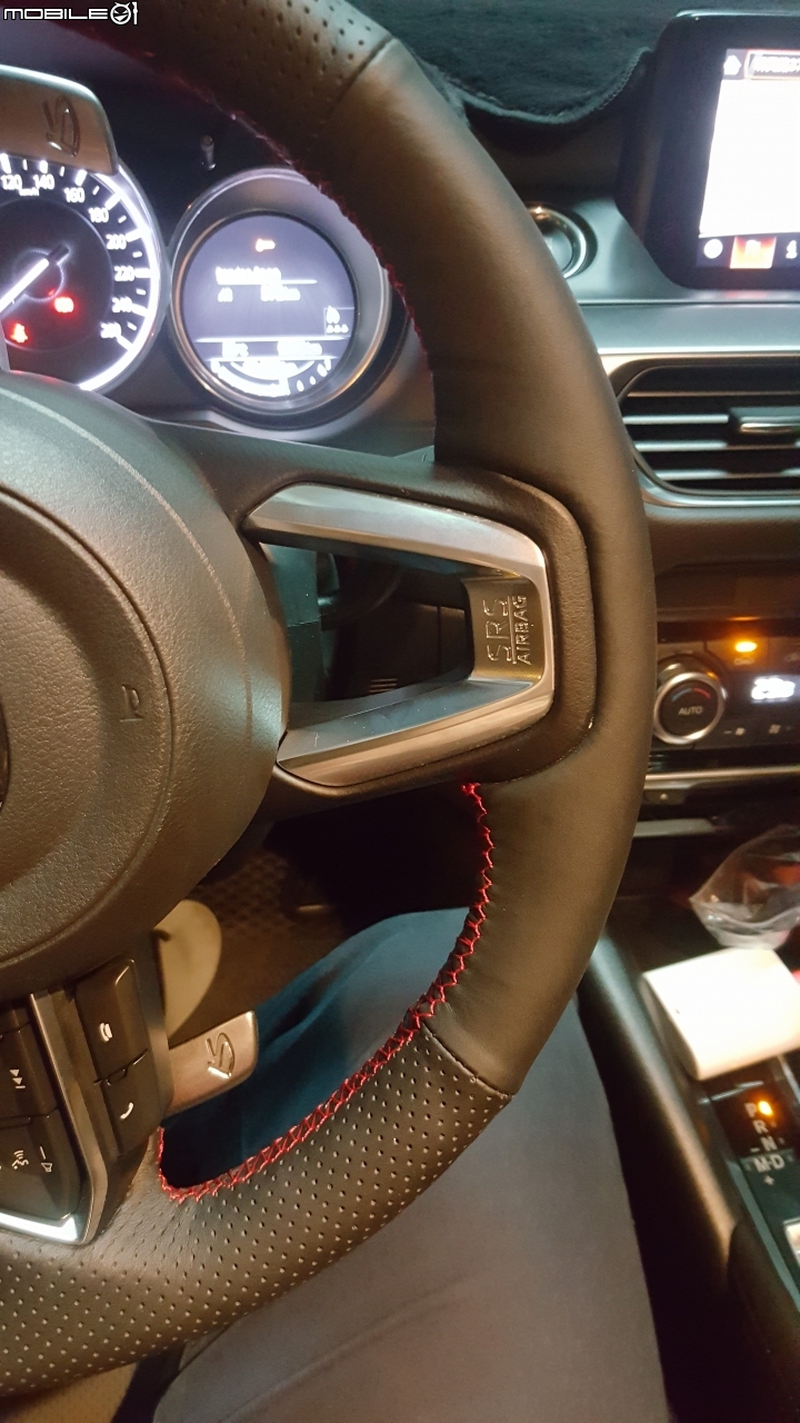 四腳貓的手縫方向盤紀錄，mazda6 2017 小改